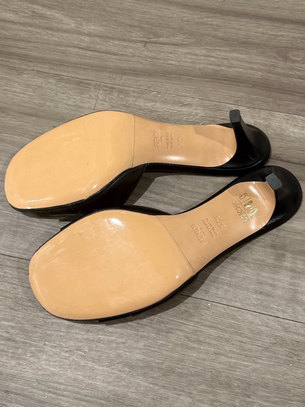Fendi Fold Leather Kitten-Heel Sandals - Picture 7 of 8